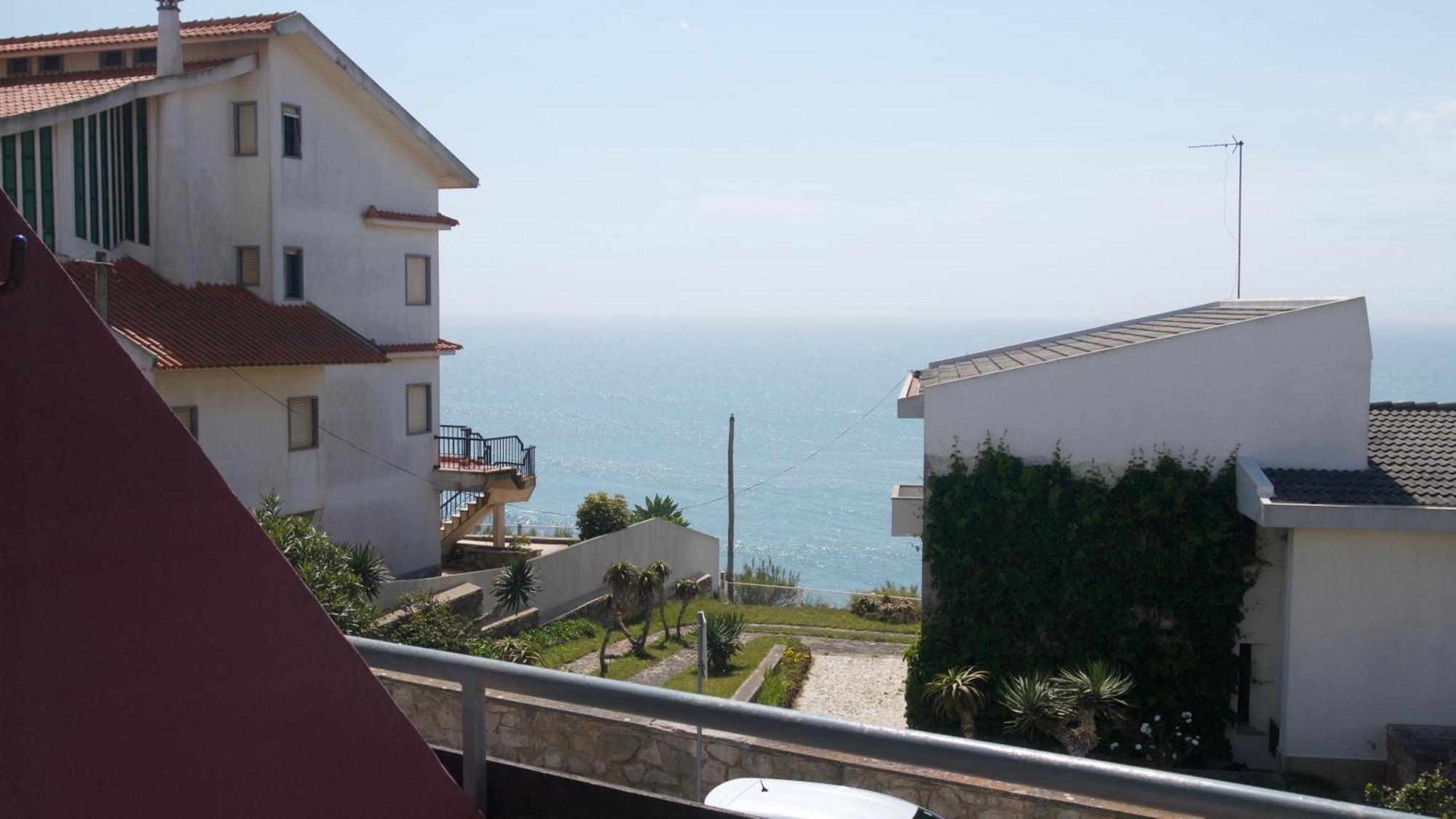 Hostel & Surfcamp 55 Ericeira Exterior photo