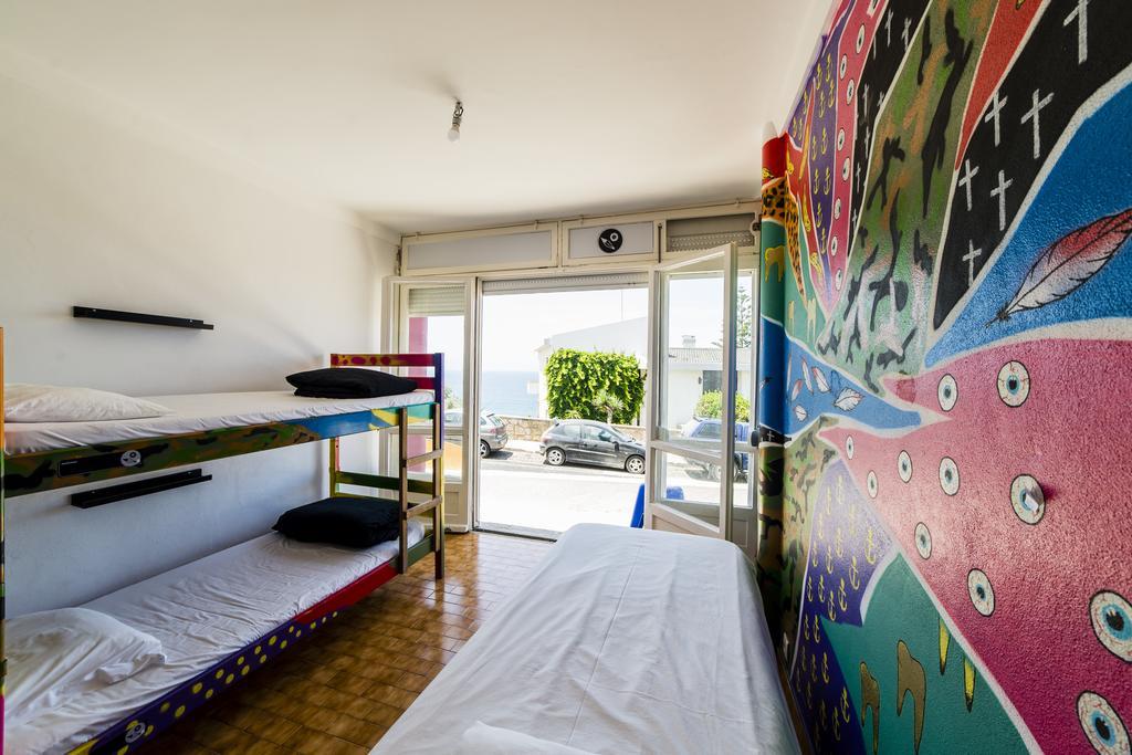 Hostel & Surfcamp 55 Ericeira Exterior photo